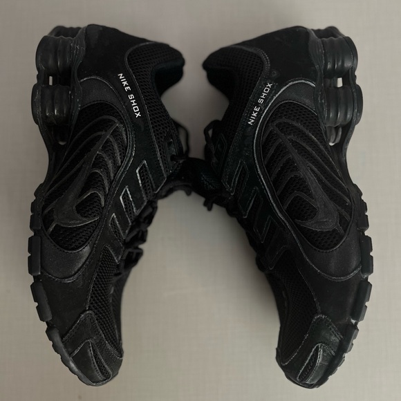 Nike sneakers. Used. Good condition. Please see photos. Size 9.5 - Picture 7 of 7